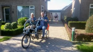 Wim en Jan op de duofiets